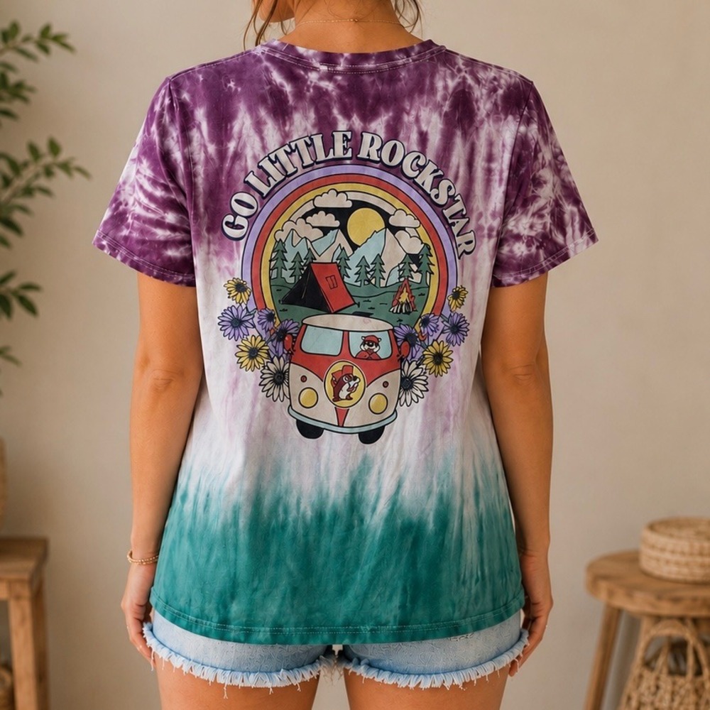 Buc-ee's Go Little Rockstar Tie Dye Graphic Tee Purple Green Medium Camping Boho